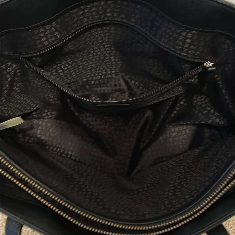 Kate Spade Black Tote Bag with Elegant Design - Picture 3 of 8